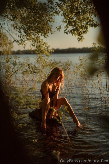 Mary Flex sexy star img