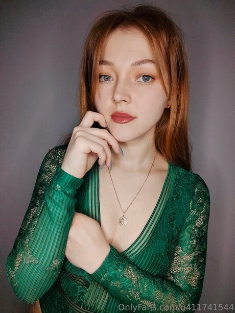 U411741544 pornstar pretty picture