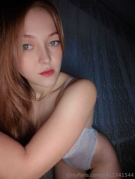 U411741544 sex model photos