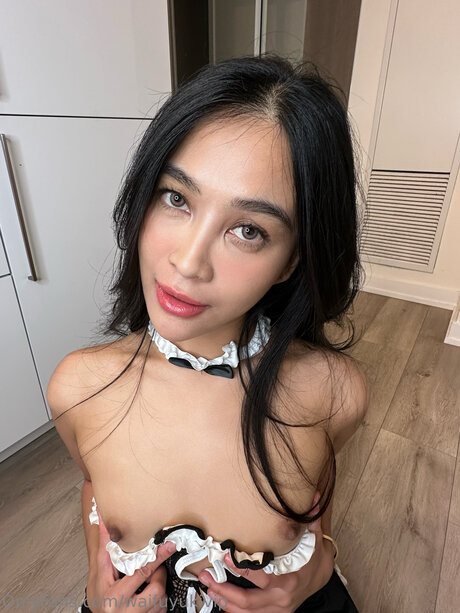 U355488765 star nudes image