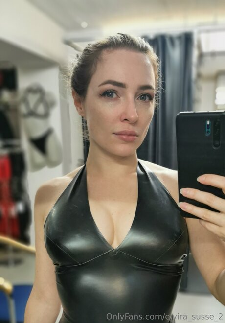 Elvira Susse 2 nude model img