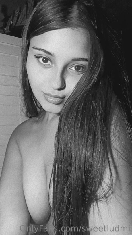 Sweetludmi nude model pictures