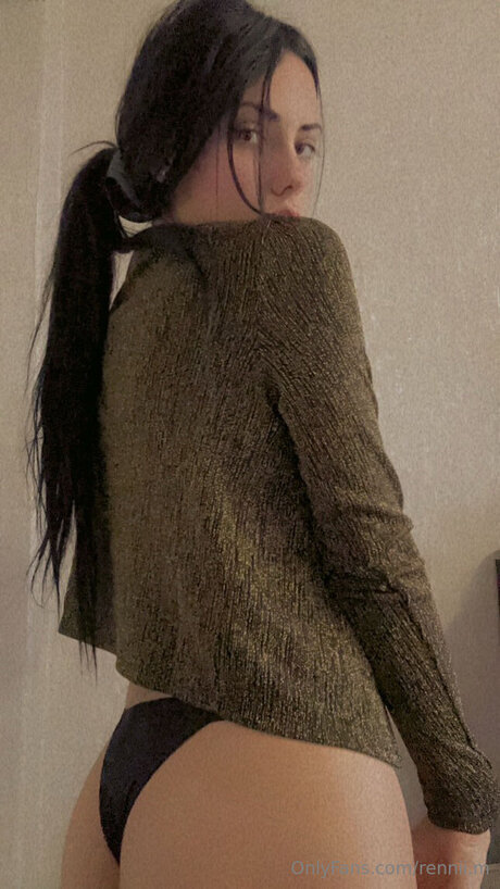 Rennii M model galleries