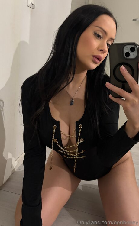 Oonhoney pornstar pretty pic