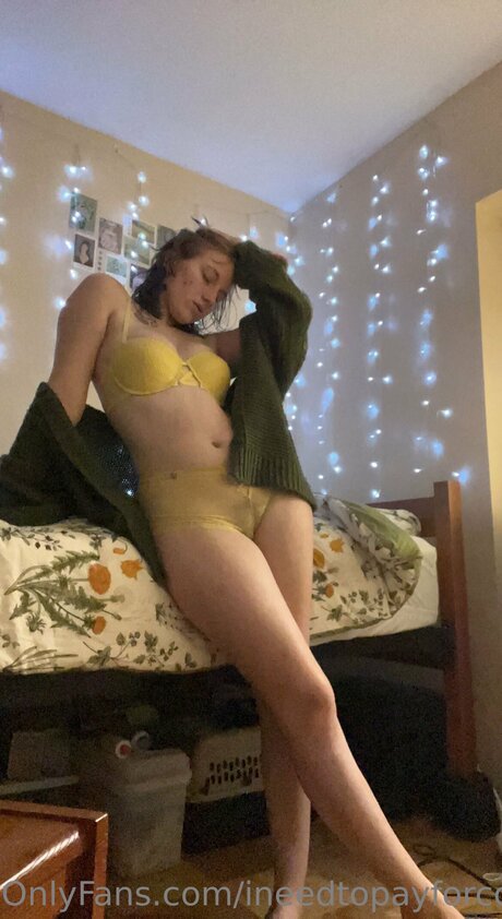 Ineedtopayforcollege model nude photo