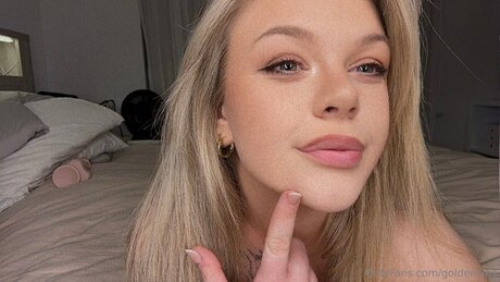 Goldensins pretty pornstar photos