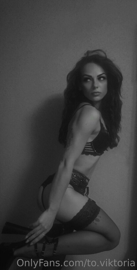 To Viktoria exclusive model images