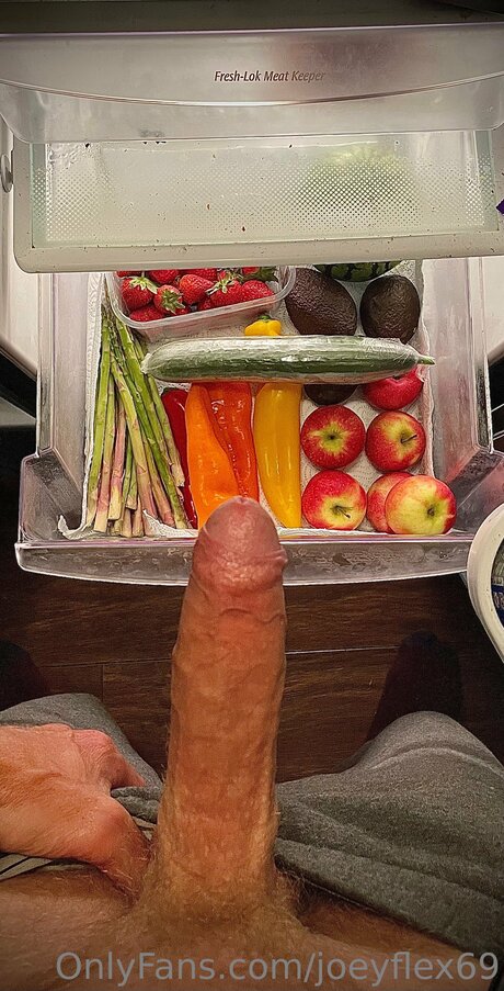 Joeyflex69 model porn image