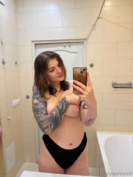 Youraysel sex model gallery