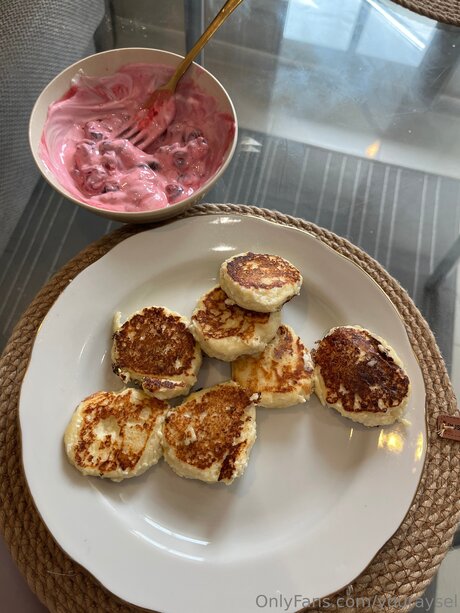 Youraysel free actress image