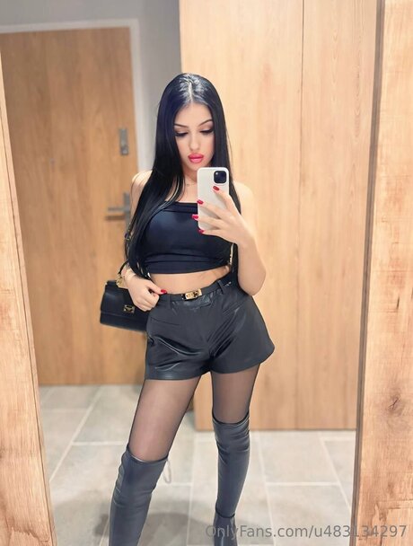 U483134297 high quality actress gallery