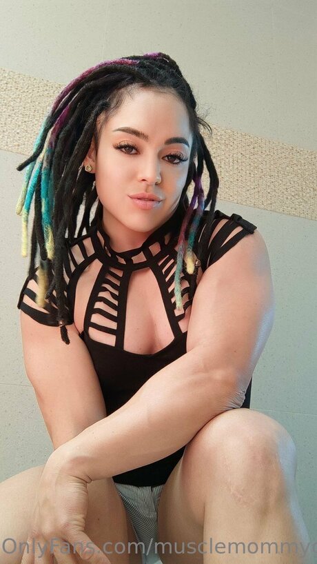 Queenmuscleavery nudes pornstar pic