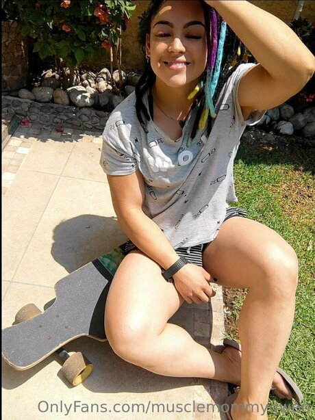 Queenmuscleavery art pornstar picture