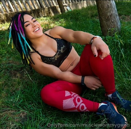 Queenmuscleavery free model galleries