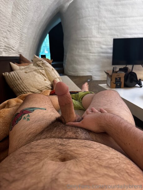 Yourdailybrent exclusive model img