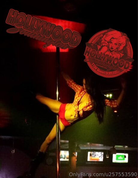 U257553590 erotic actress img