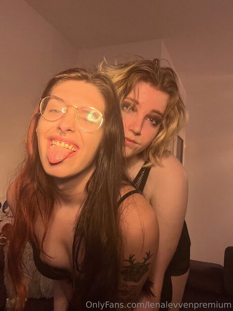 Lenalevvenxo model pretty images