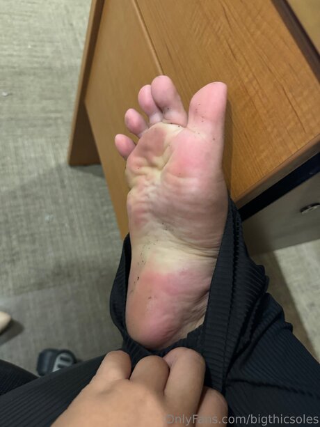 Bigthicsoles model sexy photo