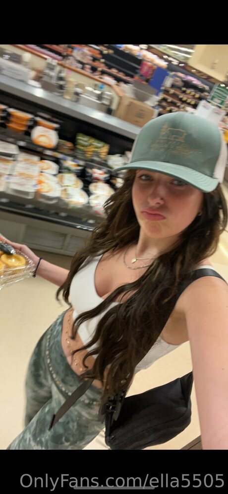 Oppachoppa sexy actress photo