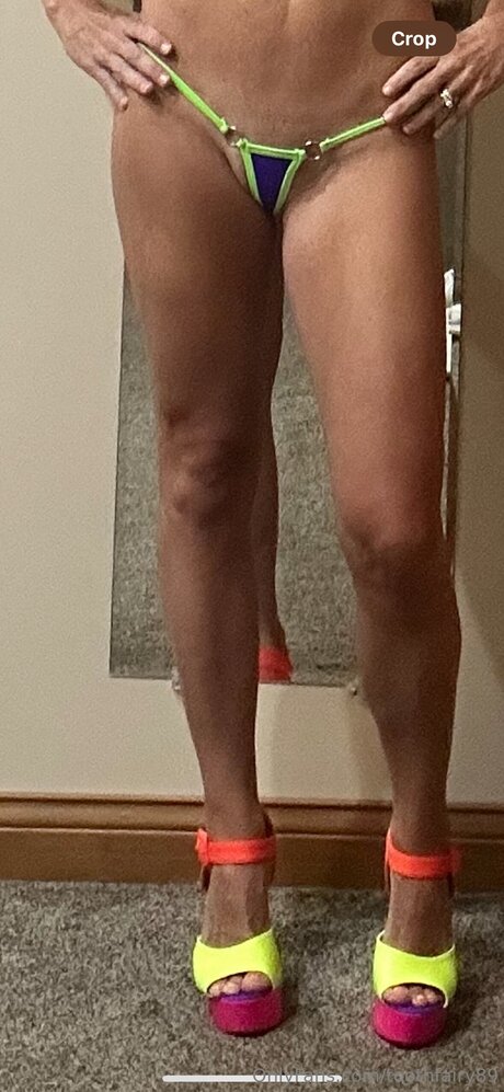 Toothfairy89 nude model photos