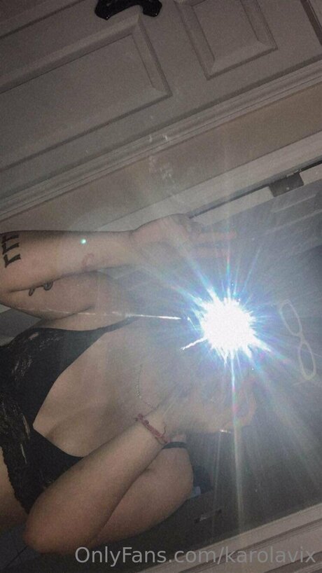 Karolavix erotic star photo