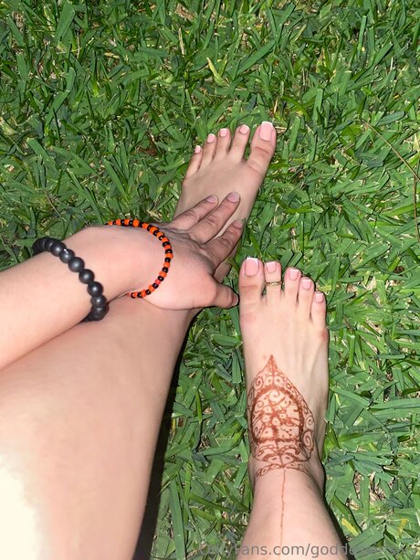 Goddessirisivy sex model archive