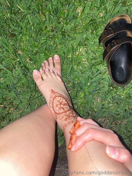 Goddessirisivy sexy pornstar photos