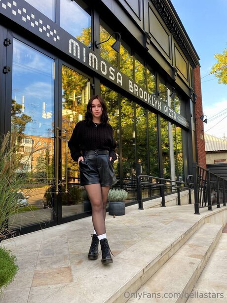 Bellastars pretty actress pic