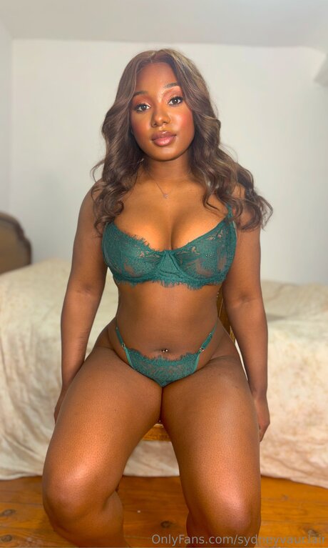 Sydneyvauclair beautiful star pics