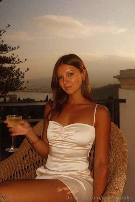 Nylongoddes star best photos