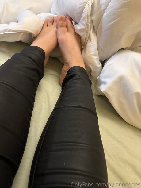 Nylongoddes nude pornstar img