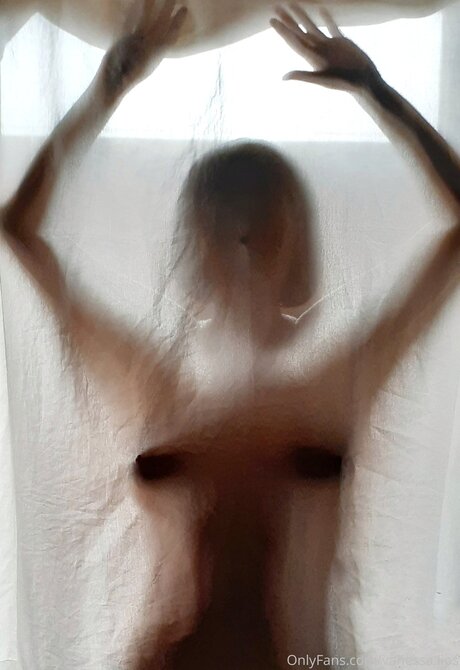 Vanessa Lips pornstar naked img