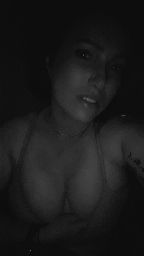 Yoursnicole22 high quality pornstar gallery