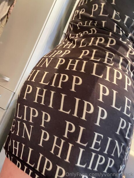 Yvonne Black star pretty photos