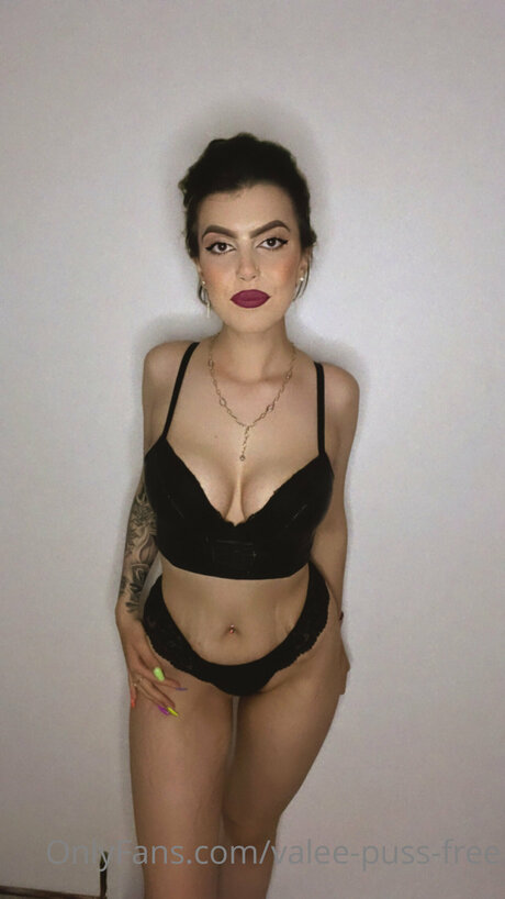 Valentinagoleafree naked actress galleries