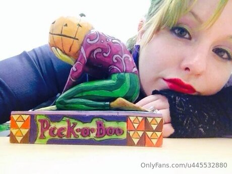 U445532880 model nude pics