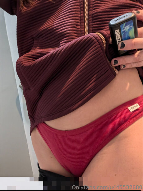 U445532880 star nudes img