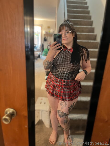 Ladybee123 xxx model pic