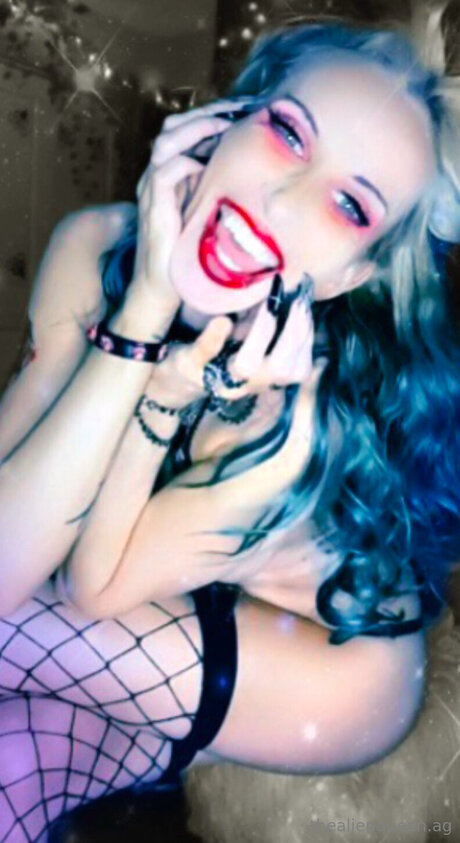 Aliengirlalt Free art star picture