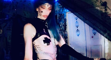 Aliengirlalt Free star erotic gallery