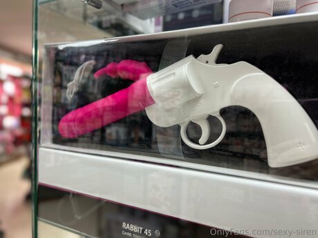 Sexy Siren exclusive model pic