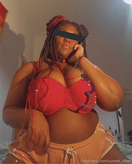 Sunset Vibes model pornographic photos