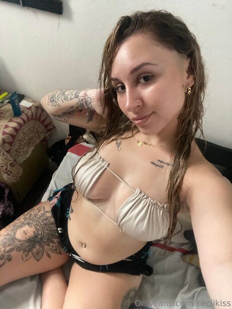 Ceciikiss star nude picture