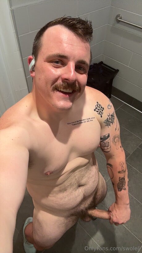 Swoleli art model img