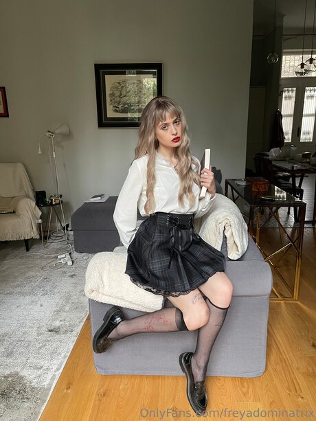 Freyadominatrix model sexy images