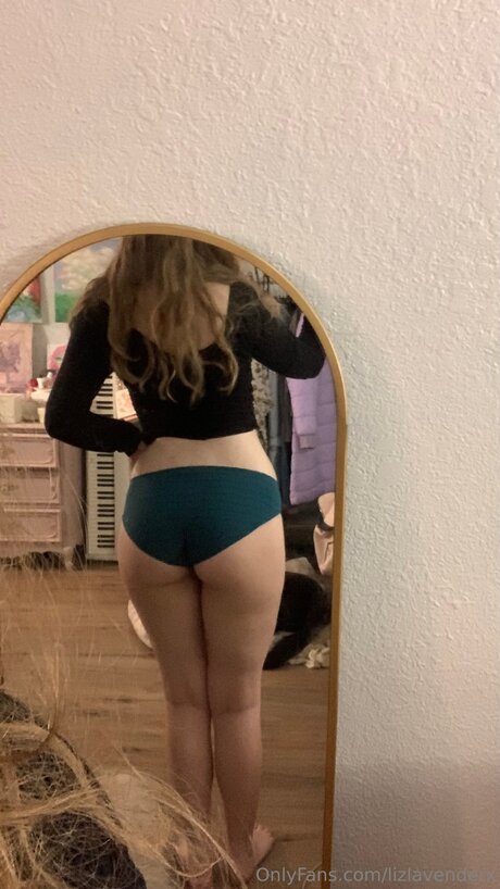 Lizlavenderx pretty actress photo