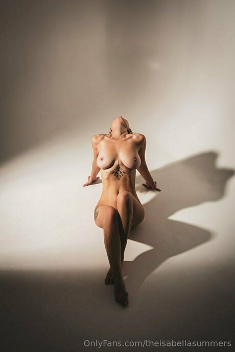 Theisabellasummers naked actress img