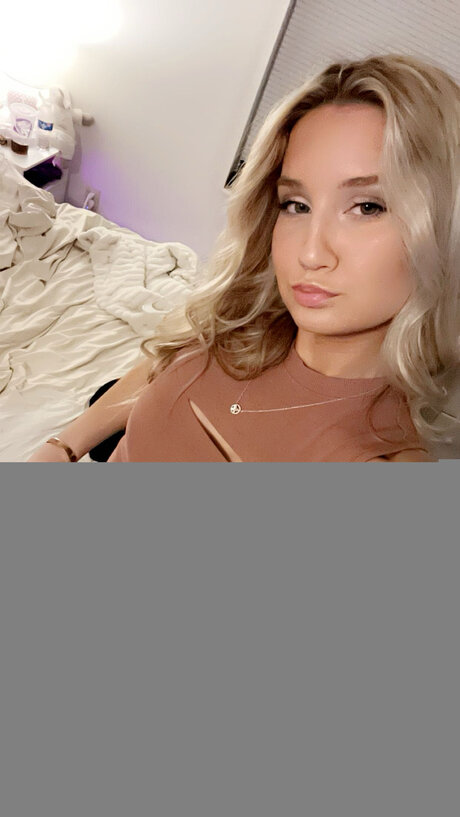 Peyroseee model high quality pic