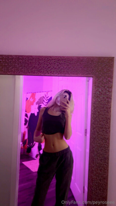 Peyroseee pornstar nudes picture