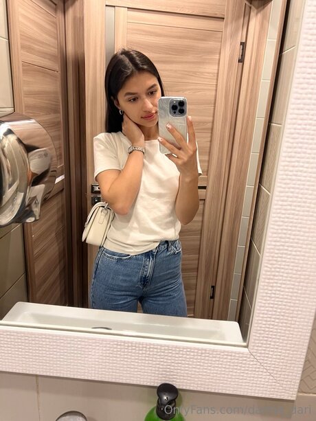 Darina Dari pornstar erotic images